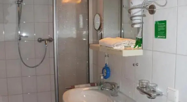 Номер Standard Waldpension Bielefeld