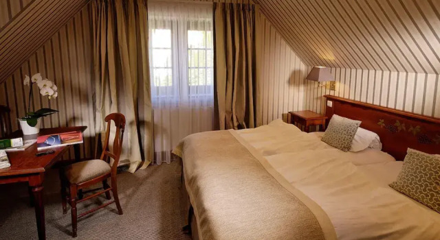 Полулюкс Hotel Restaurant LAmi Fritz