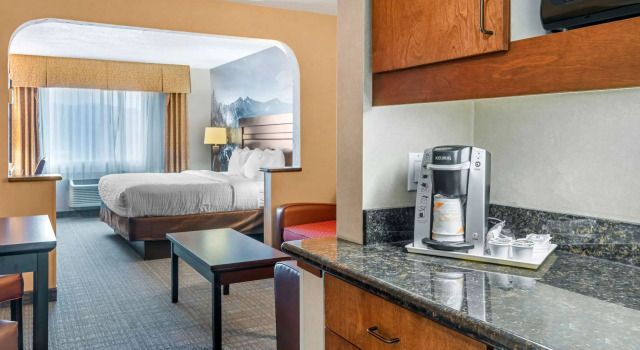 Двухместный люкс Clarion Pointe Medford