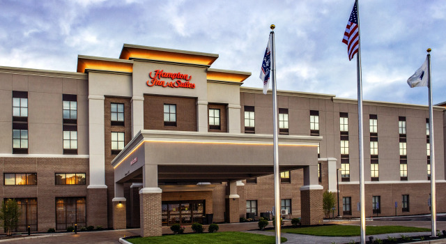 Hampton Inn & Suites Foxborough/Mansfield, Varaa Hotelli Hotellit New England uima-altaalla, Uima-allas