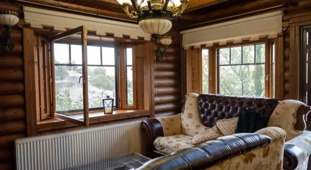 *2 bdr log house /mountains/Queen bed/fireplace, Réserver Hôtel Gourri Troodos