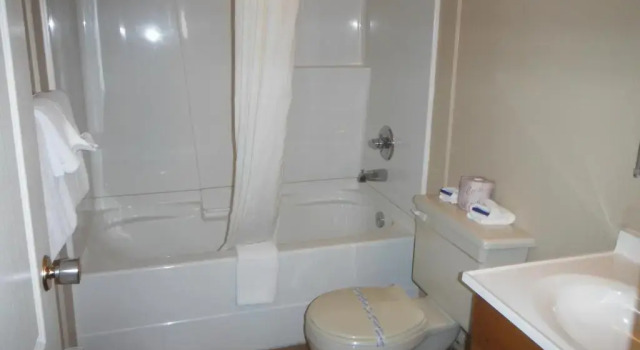 Студия Deluxe Tumbler Ridge Inn