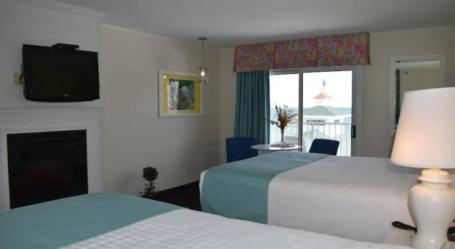 Breakers Resort - Lakeside, Забронировать Курортный отель Отели в центре Сент-Игнас, в центре, Парковка