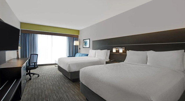 Четырёхместный люкс Holiday Inn Express & Suites - Milwaukee - Brookfield by IHG