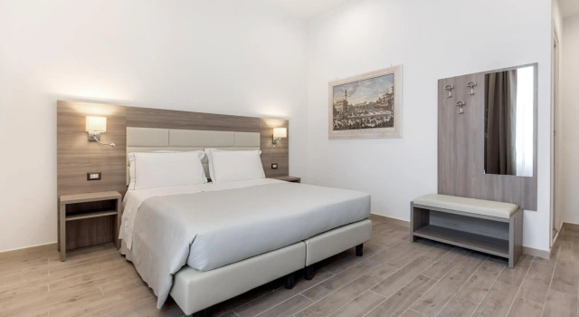 Daphne Guest House, Забронировать Гостевой дом Санта-Мария-Новелла Флоренция, рядом с Площадь Кафедрального собора