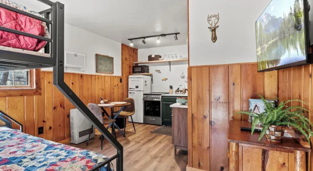 Standard Zimmer Timber Lodge Cabin 3