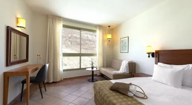 Номер Superior с балконом Ein Gedi Kibbutz Hotel