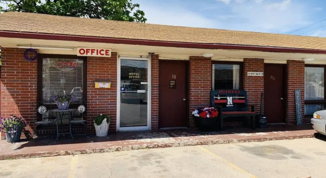 Blue Spruce Motel, Buchen Sie Motel Hotels in North Platte mit Parkplatz, Parkplätze