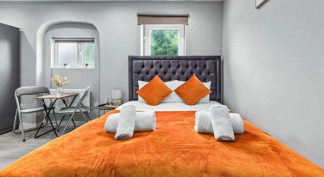Cozy Ensuite Room In Feltham Hearthrow London Tw13, Rezervați Hotel Feltham Hounslow