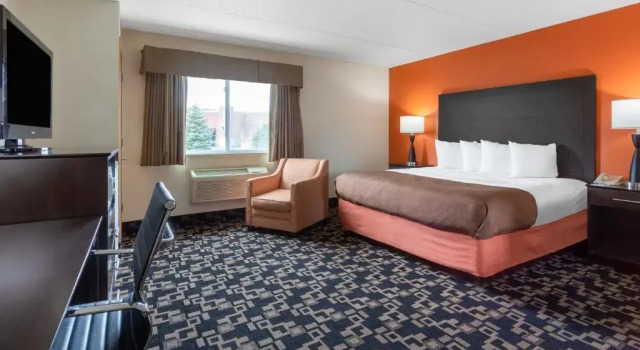 Двухместный люкс Superior AmericInn by Wyndham Wausau
