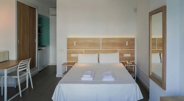 Студия с балконом ENDLSS BEACH & DISCO HOTEL IBIZA Adults Only