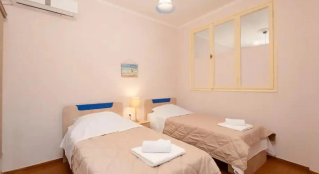 Private Pristine Balcony Home- Heart of the Center, Забронировать Отель Салоники Македония