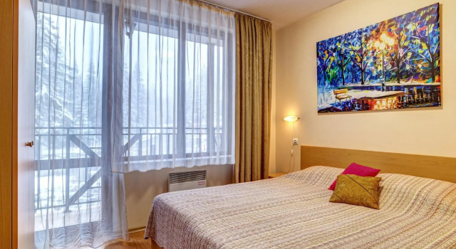 *Cozy and Cute* 1BD Apartment in The Castle Complex, Забронировать Апартаменты/квартира Отели провинции Смоляна с парковкой, Парковка