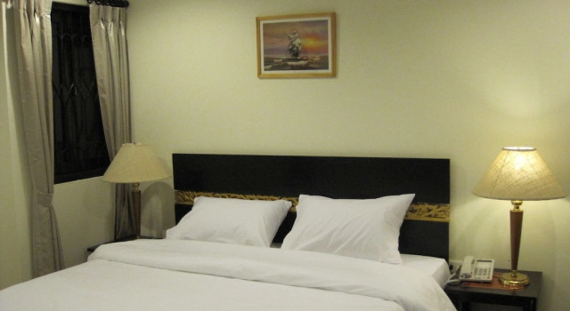 Номер Deluxe The Bang Khun Phrom Suites