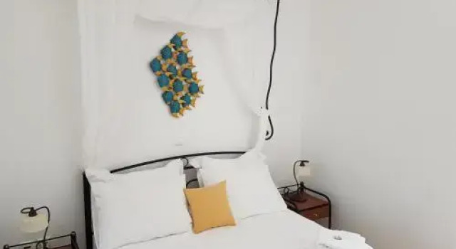 Sarakiniko Rooms, Prenota Hotel Hotel a Milo con parcheggio, Parcheggio