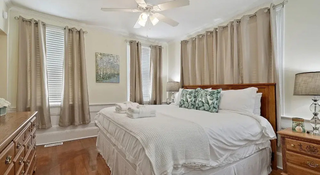 New Listing! Historic In Downtown Charleston 5 Bedroom Home, Забронировать Дом для отпуска Поукипзи Hudson Valley