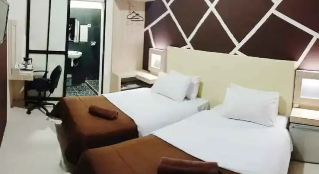 The Rich Hotel, Забронировать Отель Пенаджам провинция Восточный Калимантан