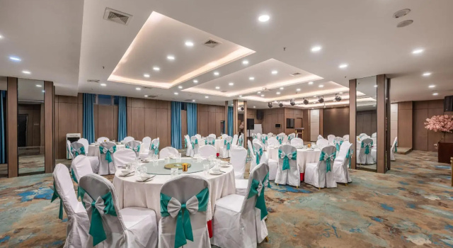 Silk Road Mandarin Hotel, Rezerwuj Hotel Hotele biznesowe w Gansu, 4* 5*