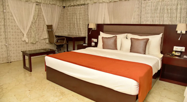 Pride Hotel & Convention Centre Indore, Reserva ahora Hotel Indore 