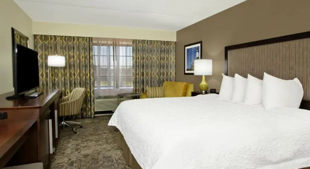 Двухместный гостевой номер Hampton Inn & Suites By Hilton - Rockville Centre