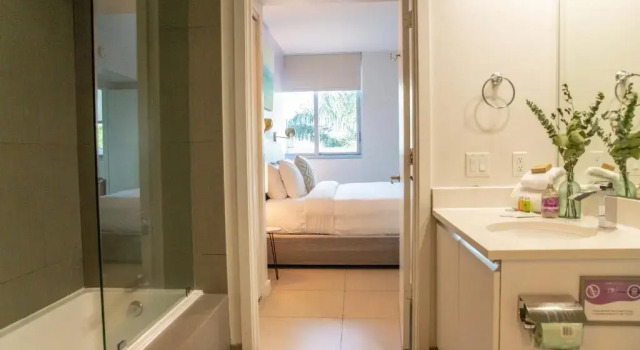 Апартаменты Standard Dharma Home Suites Miami Beach at Monte Carlo