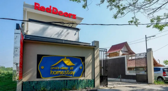 RedDoorz near Padang Golf Adisucipto, Rezervovat Hotel 3hvězdičkové hotely v Yogyakarta Province, 3*
