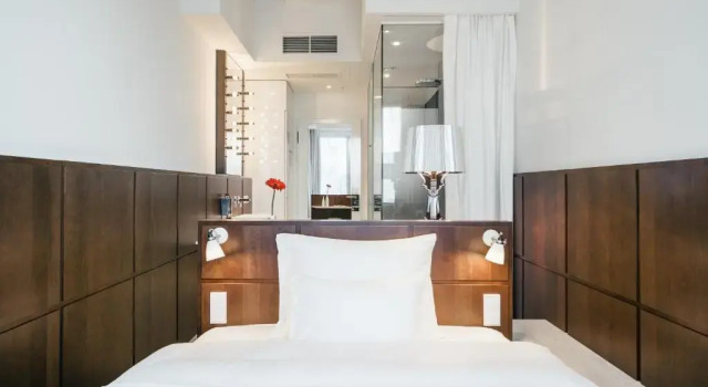 Номер Nest Ruby Lilly Hotel Munich by IHG
