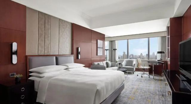 Номер с красивым видом из окна Shanghai Marriott Marquis City Centre
