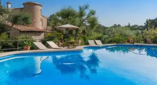 Villa Cuarterades