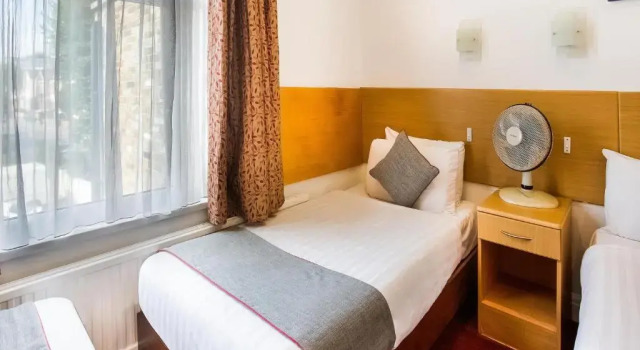 Четырёхместный номер Deluxe London Guest House by OYO - Acton