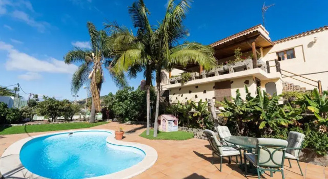 Вилла 5BR Home - Pool Parking & Tennis Court