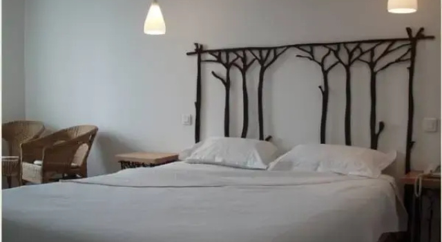 Номер Standard Logis Hôtels - Hôtel Restaurant du Midi