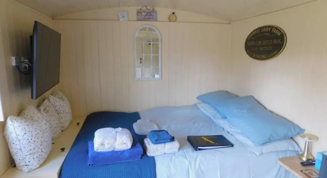 Haslemere - Cabin - Sleeps 2 - Parking - Garden, Prenota Casa vacanze Haslemere 