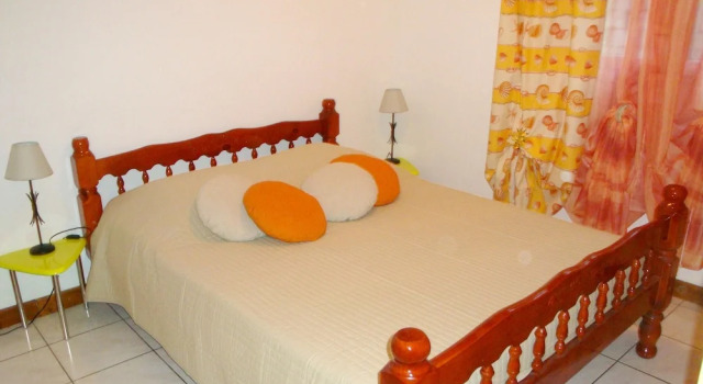 House With 2 Bedrooms in Saint Paul, With Wonderful sea View, Enclosed