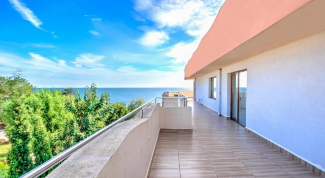 Апартаменты Hotel Capri