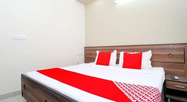 OYO 36004 Hotel Karan Continental, Забронировать Отель Амбала штат Харьяна