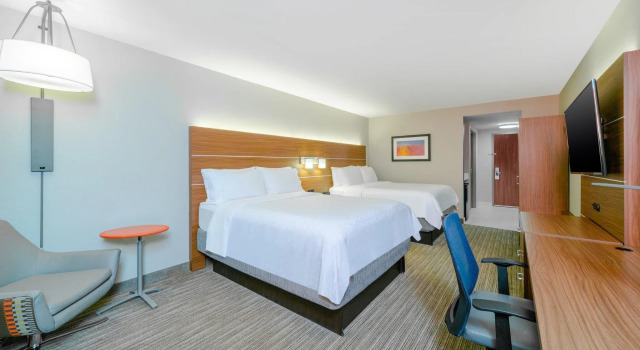 Четырёхместный номер Standard Holiday Inn Express Hotel & Suites Tappahannock by IHG