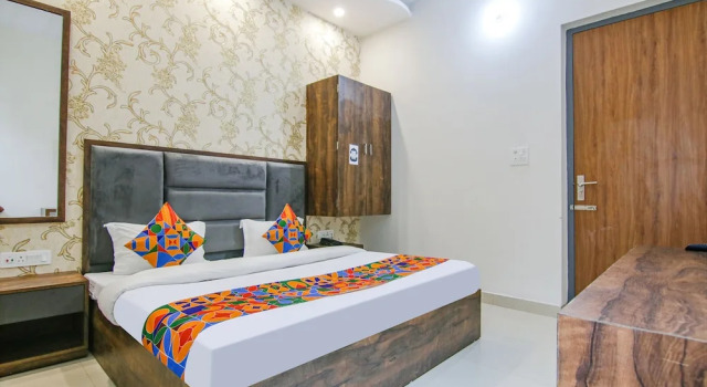 Номер Deluxe Fabhotel Prime Taj Castle