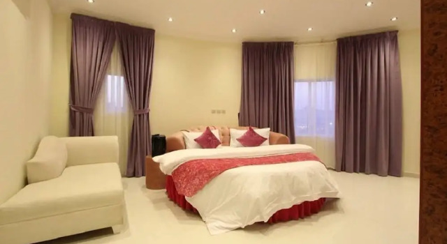 Tiran Island Suites, Buchen Sie Hotel Riad 
