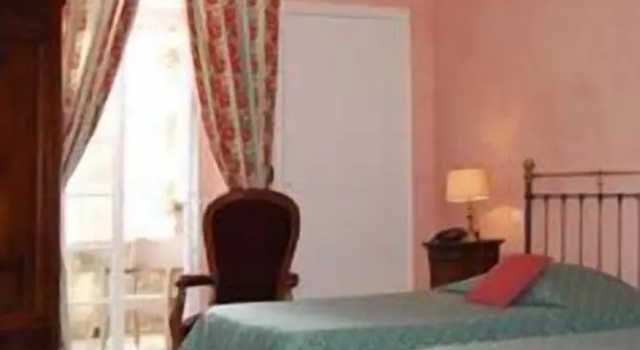 Люкс с балконом и с красивым видом из окна Domaine du Grand Malherbes
