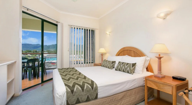 Люкс с 2 комнатами с балконом Tropic Towers Apartments