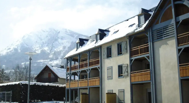 Lagrange Vacances Le Clos Saint Hilaire, Забронировать Отель Сен-Лари-Сулан Saint-Lary-Soulan Ski Resort, рядом с Фуникулер Telecabine