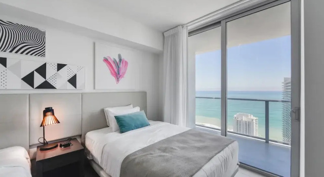 Amazing 2BR Hyde Beach House Ocean Views