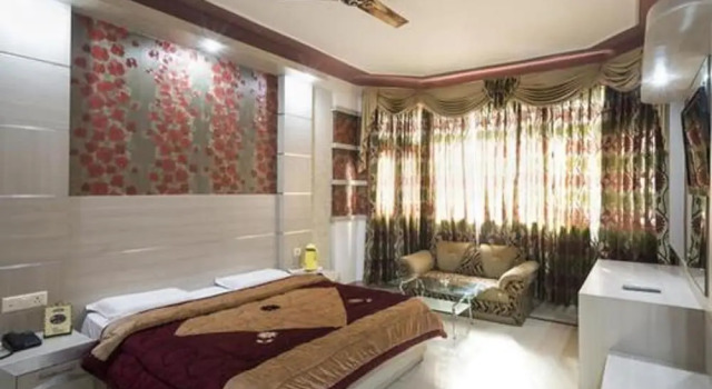 Люкс Hotel Bhawani International
