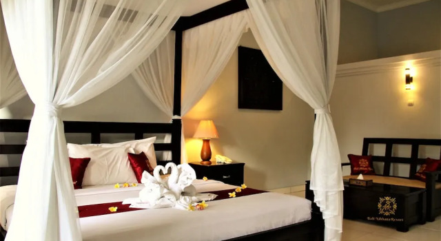 Люкс с видом на бассейн Bali Nibbana Resort
