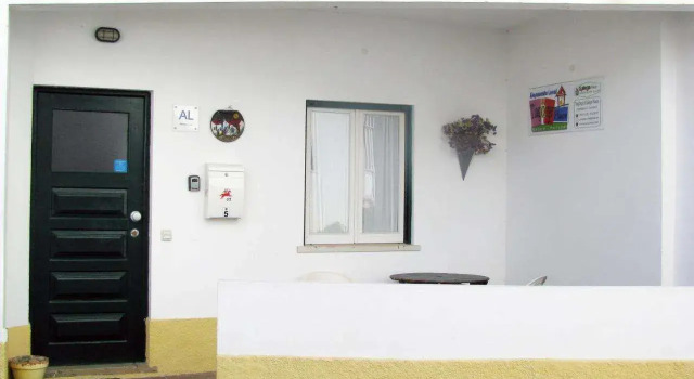 Tiago & Jorge Guesthouse, Rezervovat Hotel Hotely v Oeste s parkováním, Parkování