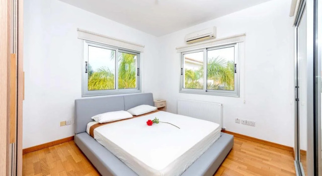 Villa Margarita 2, Varaa Villa Hotellit Protarás uima-altaalla, Uima-allas