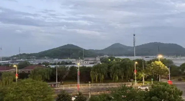 Yuefeng Hotel (Wuhu Sanshan Economic Development Zone), Rezerwuj Hotel Wuhu Anhui