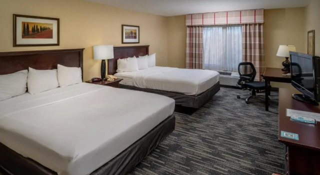 Двухместный люкс c 1 комнатой Country Inn & Suites by Radisson, Princeton, WV