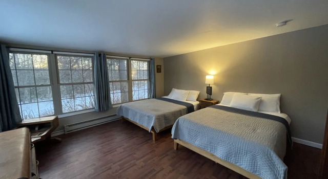 Brookside Hideaway, Brook Road Inn
